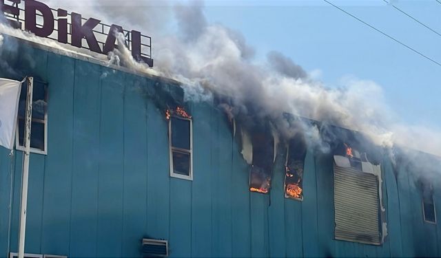 Bolu'da medikal fabrikasında çıkan yangın kontrol altına alındı