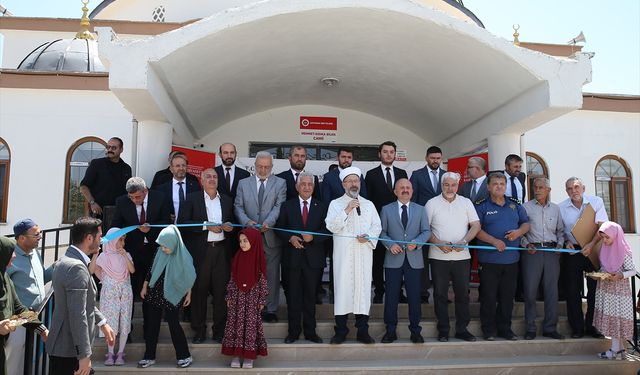 Diyanet İşleri Başkanı Erbaş, Adıyaman'da cami açılışı ve temel atma töreninde konuştu: