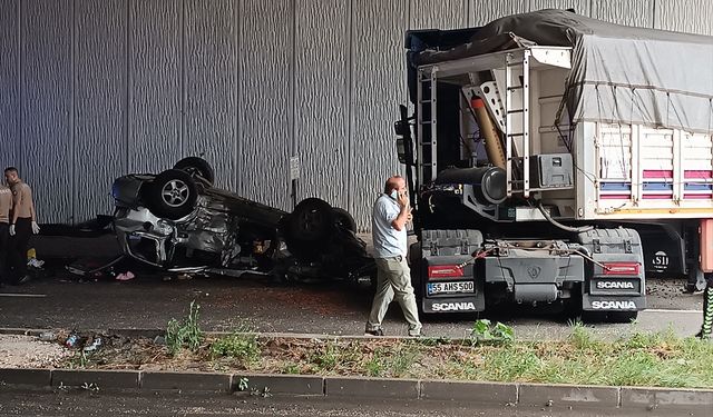 Kastamonu'da tır ile otomobilin çarpıştığı kazada 3 kişi öldü, 5 kişi yaralandı