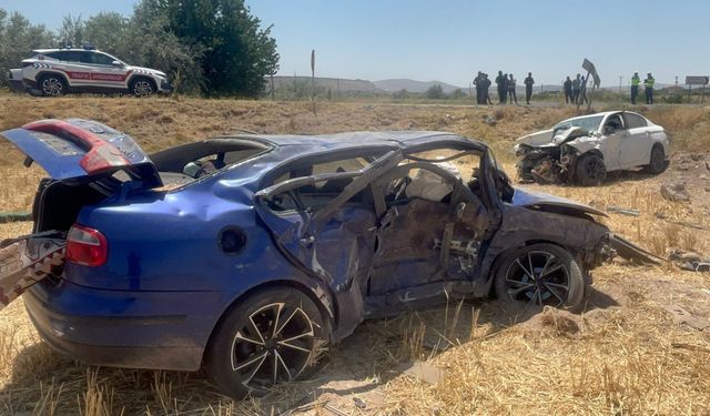 Nevşehir'de iki otomobilin çarpıştığı kazada 1 kişi öldü, 1 kişi yaralandı