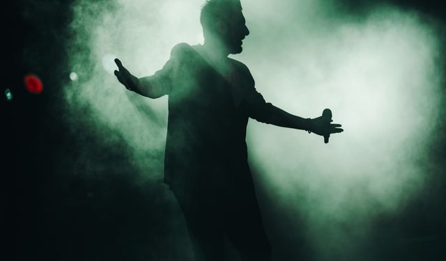 Şarkıcı Gökhan Tepe, Van Kültür Yolu Festivali'nde konser verdi