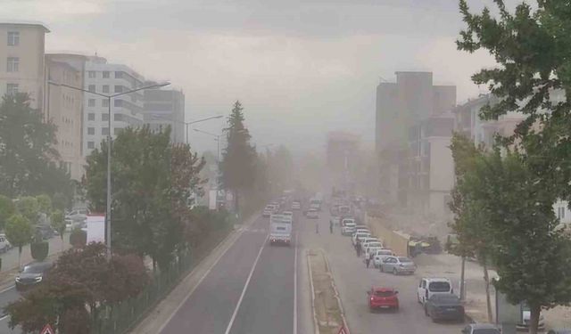 Adıyaman’da önce toz taşınımı sonra yağmur etkili oldu