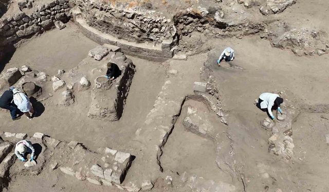 Ahlat Selçuklu Kalesi’nde başlatılan kazılar tarihe ışık tutacak