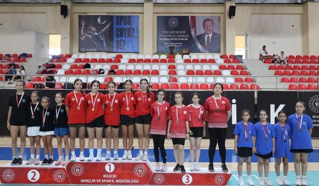 Anadolu Yıldızlar Ligi Badminton Grup Müsabakaları Bilecik’te tamamlandı
