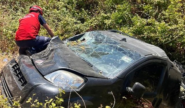 Balıkesir-Bandırma karayolunda feci kaza: 1 ölü, 2 yaralı