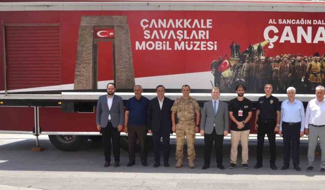 "Çanakkale Savaşları Mobil Müzesi" Tatvan’da ziyarete açıldı
