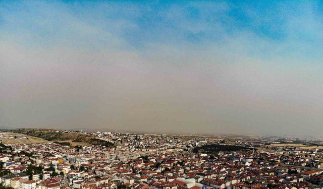 Karabük’teki yangının dumanı Gerede’yi sardı: İlçeyi kaplayan tabaka havadan görüntülendi