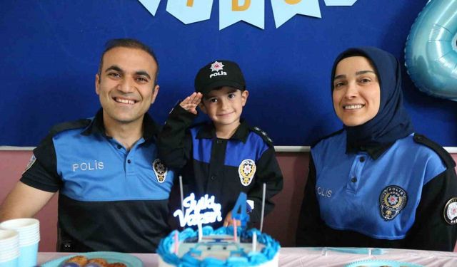 Kars’ta polis olmak isteyen çocuğa, polislerden doğum günü sürprizi