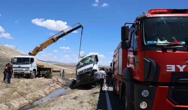 Nevşehir’de beton mikseri devrildi: 1 yaralı