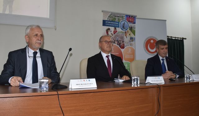 Afyonkarahisar'da '103. Yılında Büyük Taarruz'u Yeniden Tetkik Etmek Paneli' düzenlendi