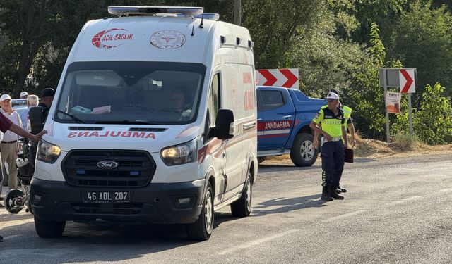 Kahramanmaraş'ta otomobilin yayalara çarptığı kazada 2 kişi ölü, 3 kişi yaralandı