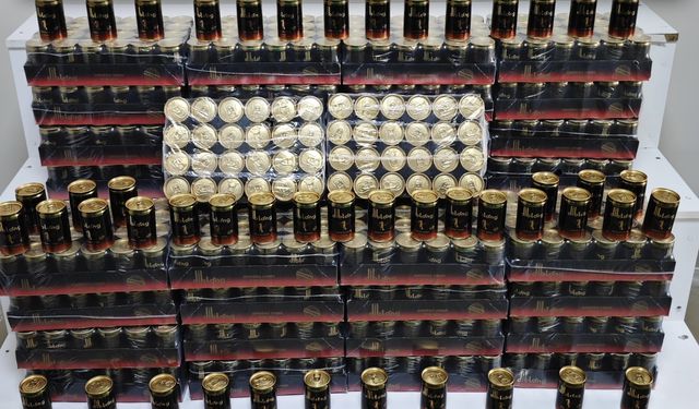 Kırşehir'de bir depoda 1344 kaçak ürün ele geçirildi