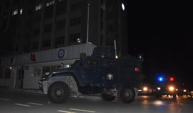 Mersin'de terör örgütü DEAŞ operasyonunda 8 zanlı yakalandı