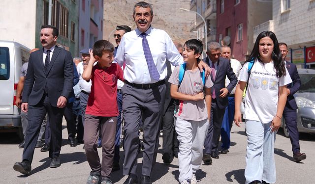 Milli Eğitim Bakanı Yusuf Tekin, memleketi Erzurum'da konuştu: