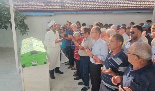 Göçük altında kalarak hayatını kaybeden Ahmet Güney son yolculuğuna uğurlandı