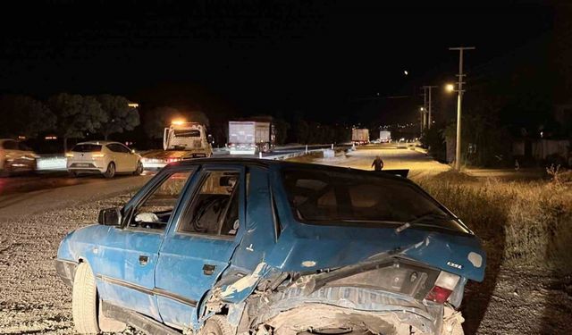 İki otomobilin dahil olduğu trafik kazasında 2 kişi yaralandı