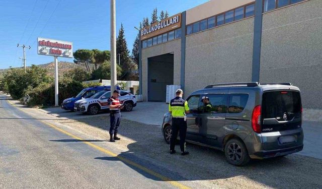 Jandarma Köşk-Ödemiş yolunda denetimleri sıklaştırdı