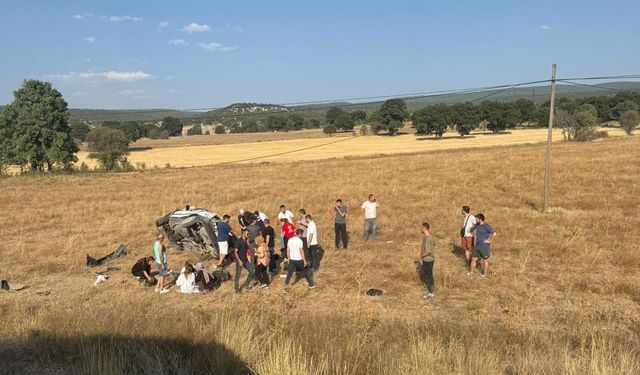 Kütahya’da otomobil tarlaya uçtu: 5 yaralı