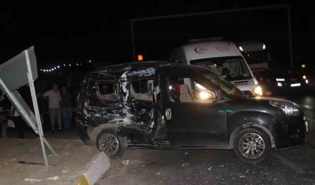 Manisa’da feci kaza: 1 ölü, 2’si ağır 8 yaralı