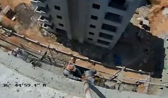 Mersin’de nefes kesen kurtarma operasyonu: 8’inci kattaki iskelede kalan işçiler kurtarıldı