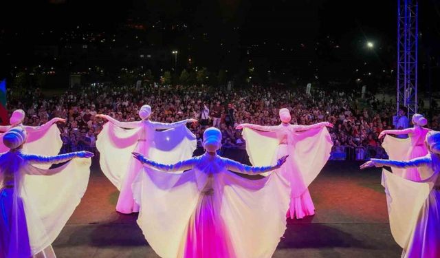 Uluslararası Horon ve Müzik Festivali renkli görüntülerle sona erdi