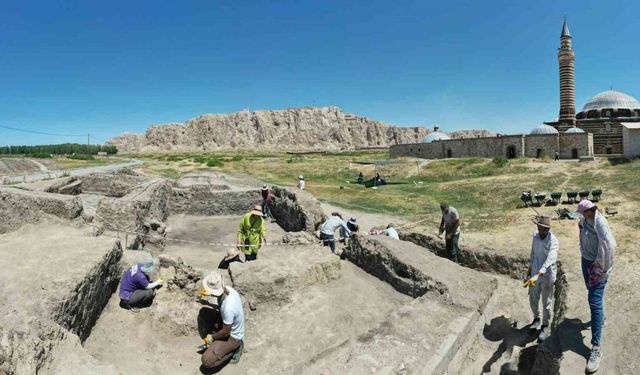 Van’da Osmanlı kışlası gün yüzüne çıkarılıyor