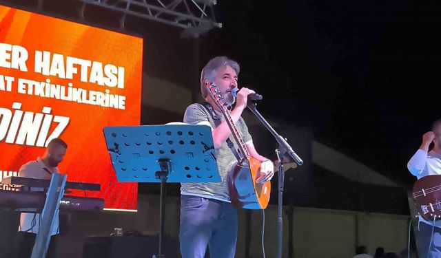 Zafer Şenlikleri’nde Ali Kınık konseri