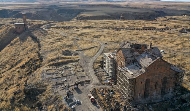 Ani'deki kazılarda Selçuklu dönemine ait kümbet kalıntısı bulundu