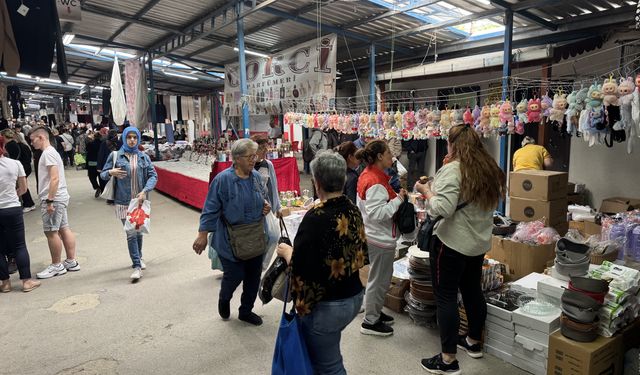 Edirne'de Bulgar ve Yunan turistlerin de ilgi gösterdiği 'Sosyete Pazarı' mahkeme kararıyla yeniden kuruldu