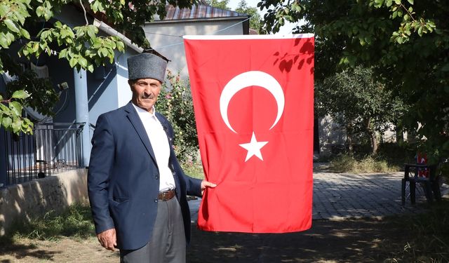 'Efsane tank'ın şoförü Kıbrıs gazisi, yaşadıklarını gururla anlatıyor