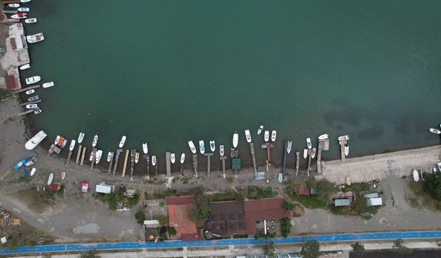 Kastamonu'da olumsuz hava koşulları nedeniyle balıkçılar denize açılamadı