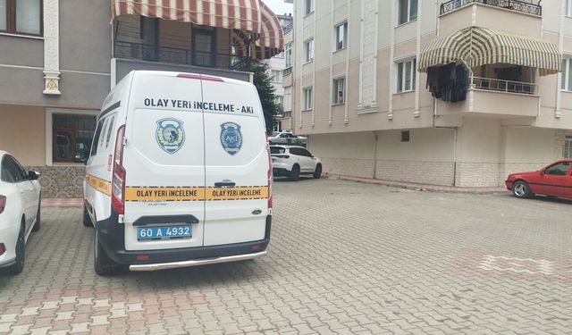 Tokat'ta cam silerken cipin üstüne düşen kadın yaralandı