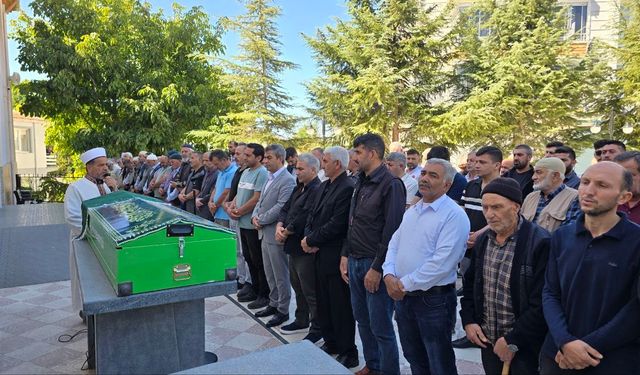 3 padişah, 12 cumhurbaşkanı gören 127 yaşındaki Amasyalı ’Ayşe Nine’ vefat etti