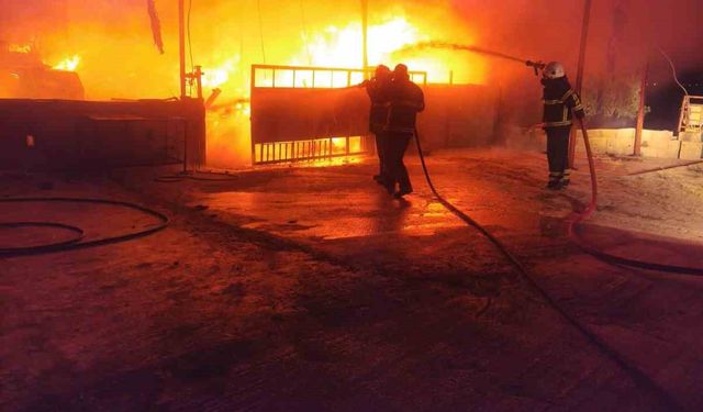 Antakya’da samanlık yangını