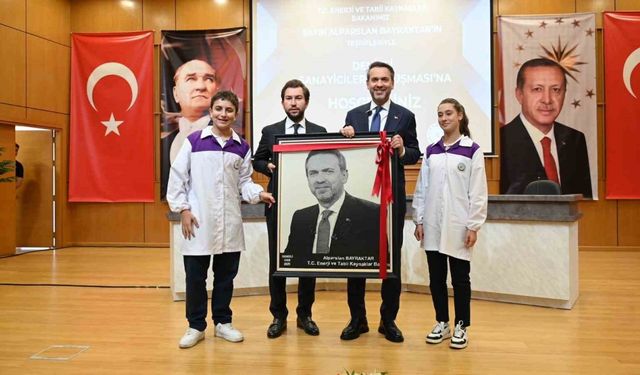 Bakan Bayraktar, Denizli OSB’nin örnek projeleri ve sürdürülebilir üretim vizyonundan övgüyle söz etti