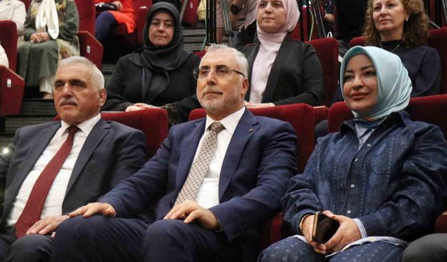 Bakan Işıkhan: "Yüz yılımızı kurtarmak için değil, yüz yıla yön vermek üzere büyük bir mücadele veriyoruz"