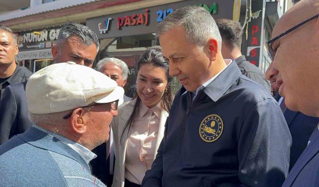 Bakan Yerlikaya Ağrı’da esnafla buluştu, taleplerini dinledi