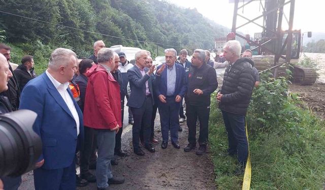 Bakanlar Uraloğlu ve Bak Rize’de sel bölgesinde