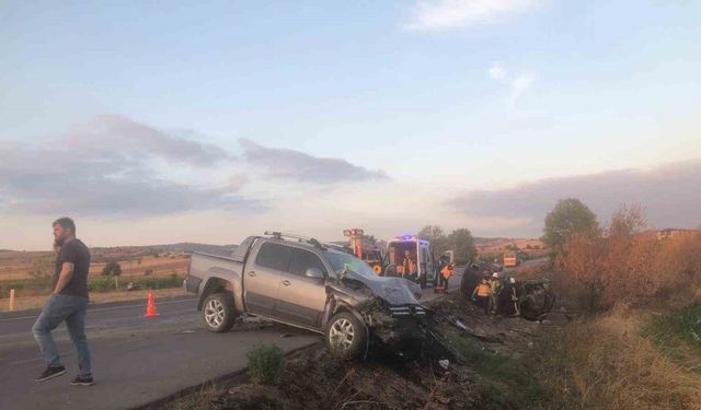 Bursa’da feci kaza: Eski belediye başkanı hayatını kaybetti, eşi ve 1 kişi yaralandı