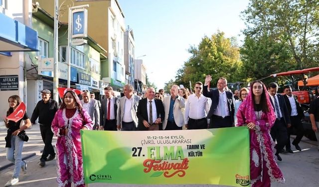 Çivril Kültür Sokağı, 27. Elma, Tarım ve Kültür Festivalinin ilgi odağı oldu