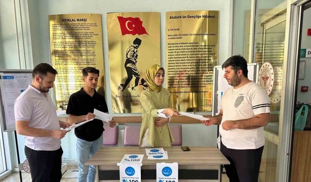 Derecik Devlet Hastanesi’nde tütünsüz yaşama destek standı açıldı