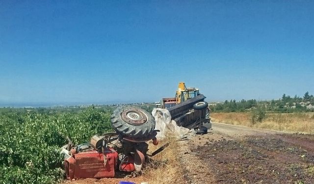 Devrilen üzüm yüklü traktörün sürücüsü hayatını kaybetti