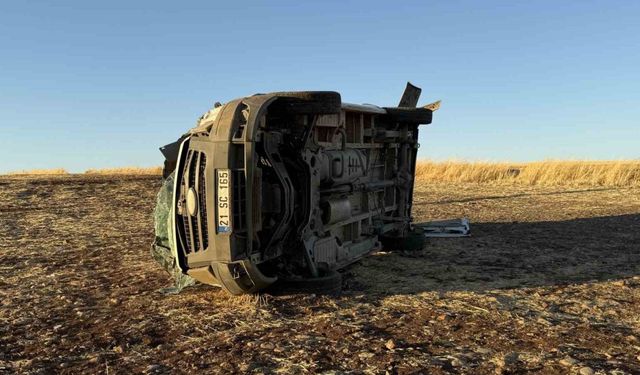 Diyarbakır’da öğrenci servisi ile otomobil çarpıştı: 9 yaralı