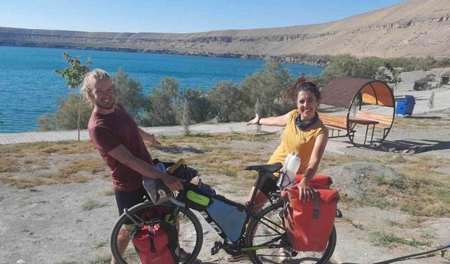 Dünya turuna çıkan Fransız çift Karapınar’da mola verdi