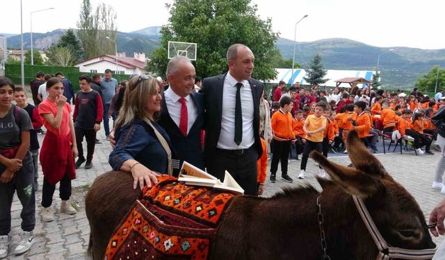 ’Eşekli Dostoyevski’ ilkokul öğrencilerini kitapla buluşturdu