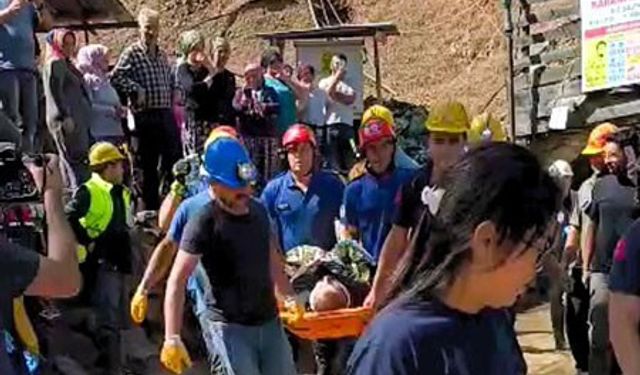 Göçük altındaki madencilerden birisi kurtarıldı