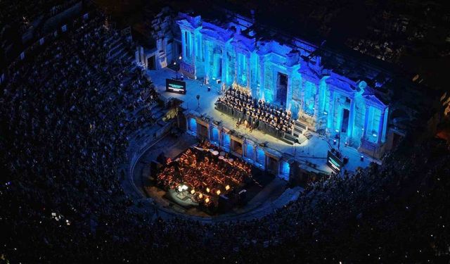 Hierapolis Antik Kenti tarihi konserle on binleri ağırladı