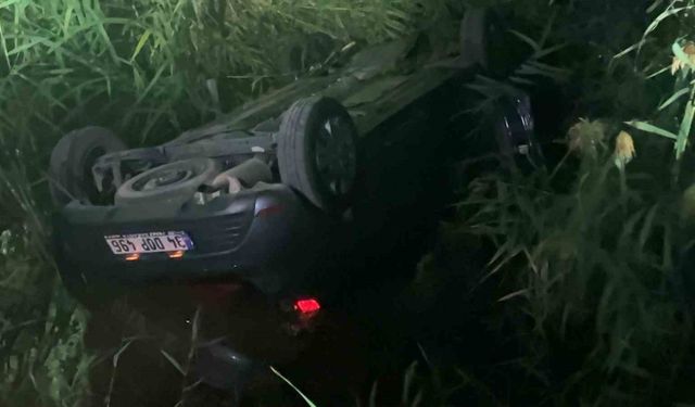 Hızlı tren telaşı kazayla bitti, araç kanala düştü: 2 yaralı