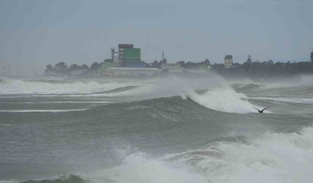 Karadeniz hırçınlaştı