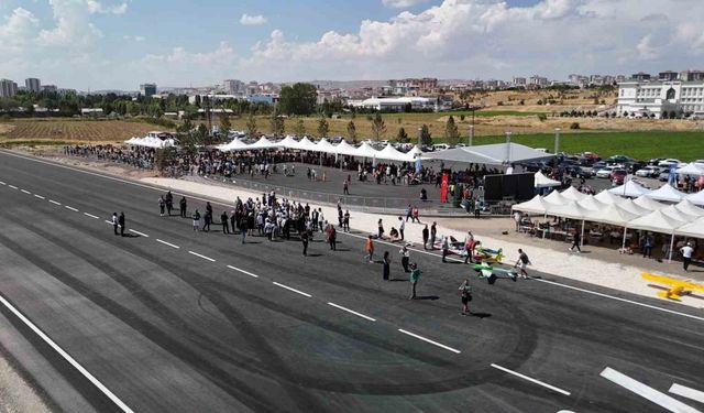 Kıbrıs çıkartması kahramanı Cengiz Topel’in ismini taşıyan İHA ve model uçak pisti törenle açıldı